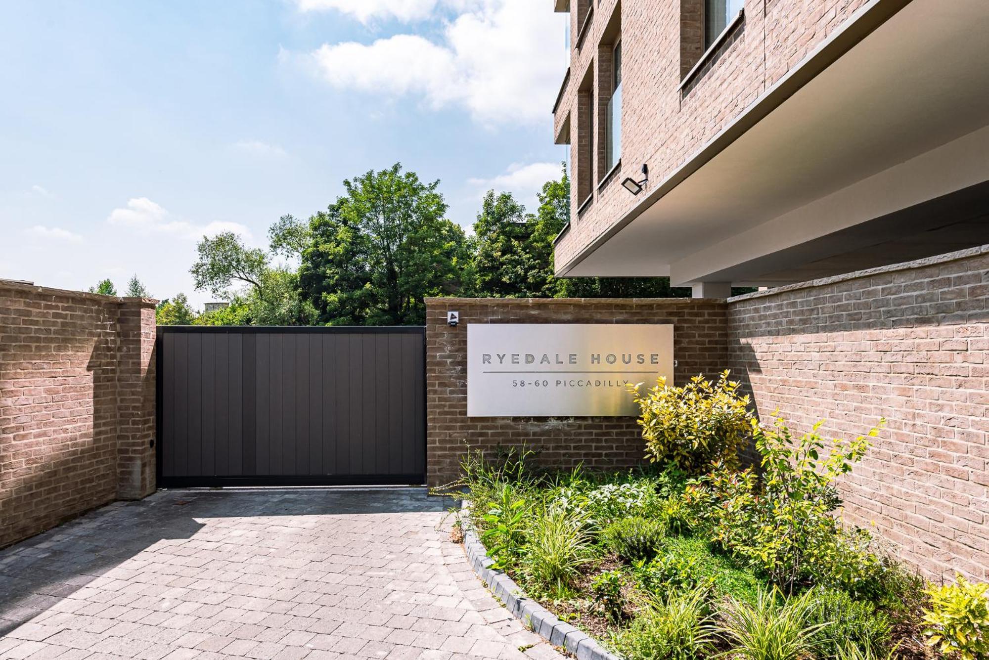 River & Castle At Ryedale House York Ngoại thất bức ảnh