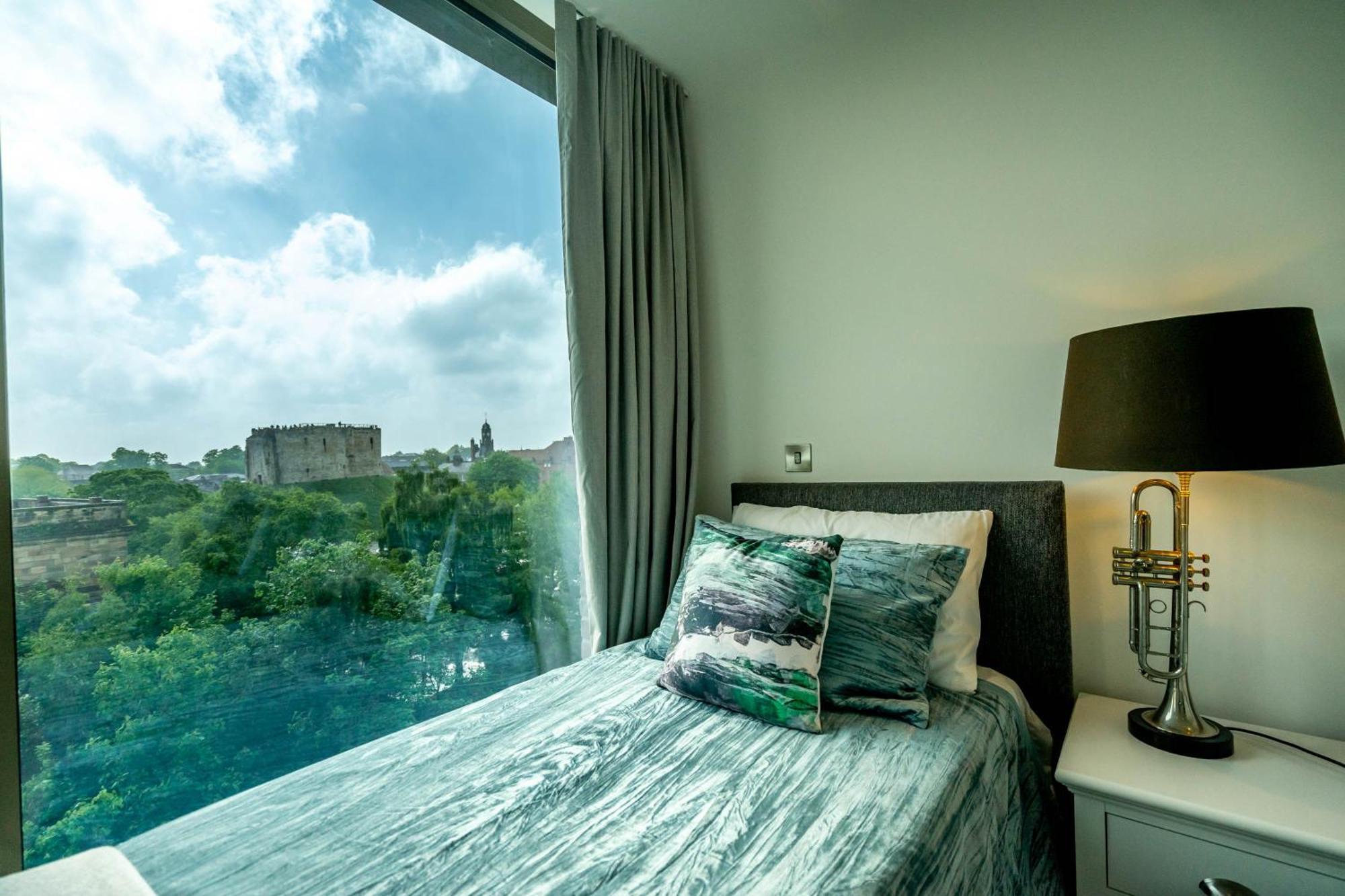 River & Castle At Ryedale House York Ngoại thất bức ảnh